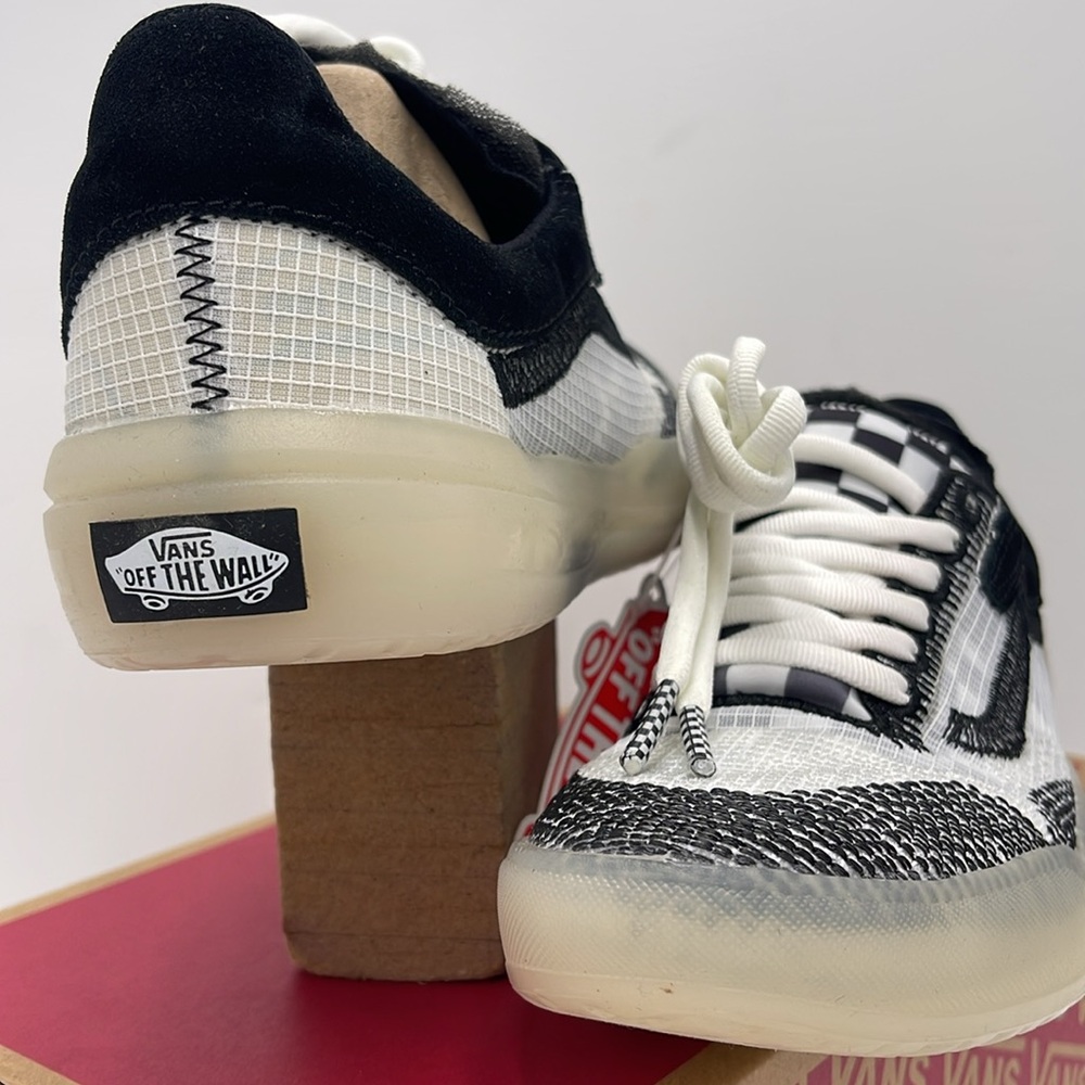 Vans WMNS Ultimatewaffle Checkers White/Black
VN0007NJYB2 Sneakers - Picture 8 of 16